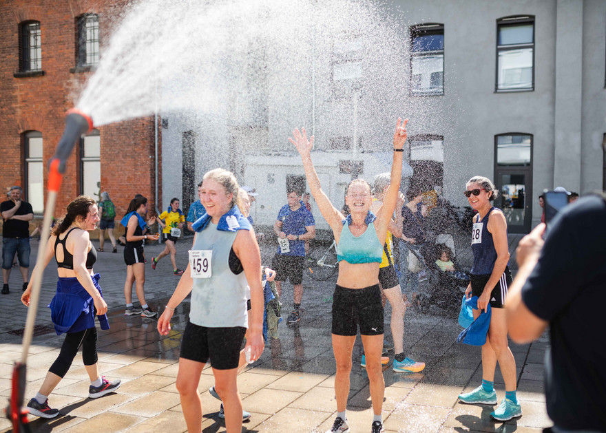 Bei den hochsommerlichen Temperaturen war eine Abkühlung nach dem Lauf sehr willkommen.