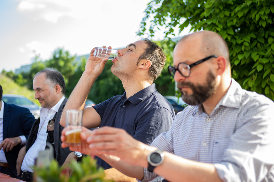 Der Braukommission hat das Bier geschmeckt.