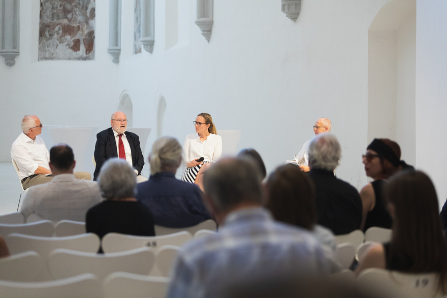 Auf dem Podium diskutierten am dritten Abend der Hegelwoche Friedhelm Marx, Richard Brittnacher, Silvia Jonas und Christian Illies (v.l.n.r.)