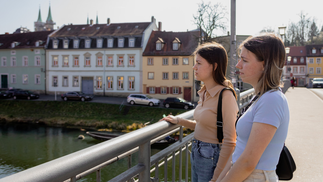 Anastasiia (l.) und Mariia Hartsunova sind gut in Bamberg angekommen.