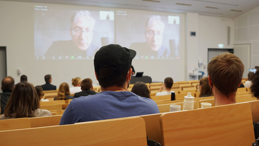 Hörsaal bei der Auftaktveranstaltung von "Eine Uni, ein Buch".